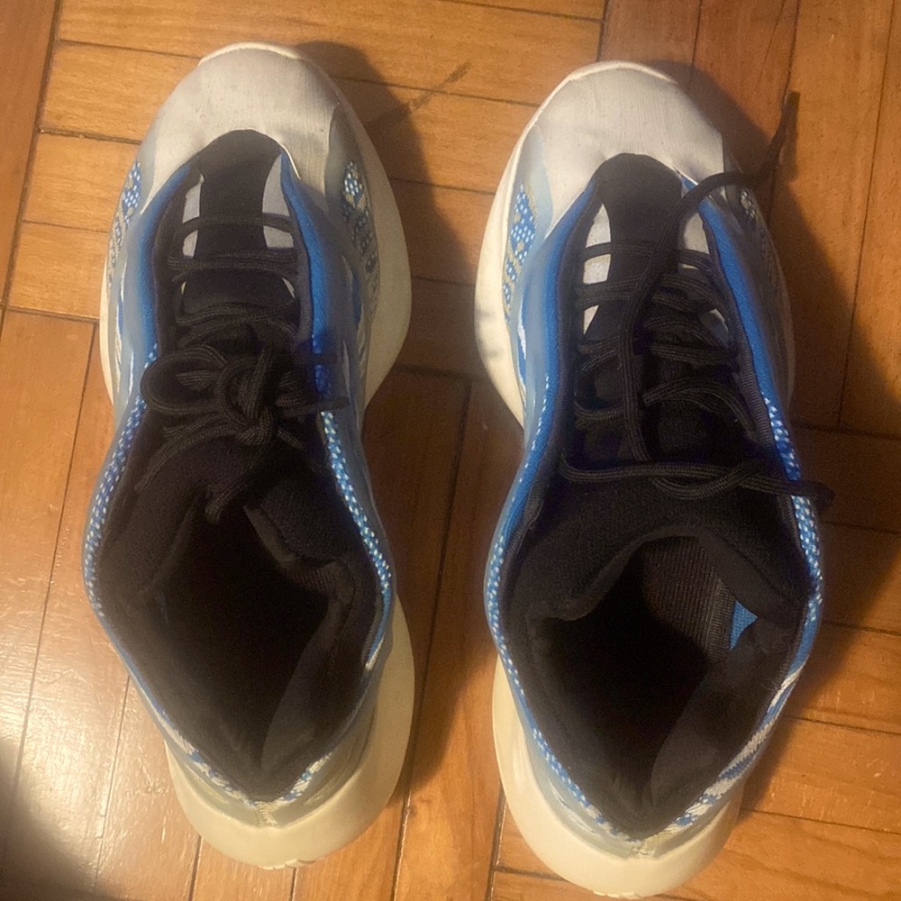 NEW AUTHENTIC Yeezy V3 Arzareth